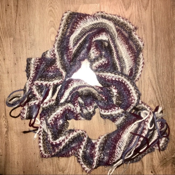 💰PRICE DROP💰Mexx Spiral Scarf 🧣🧣🧣 - Picture 4 of 4